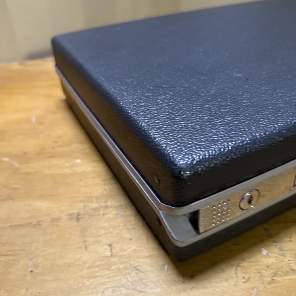 Vintage Samsonite Hardshell Briefcase 18” X 13” X 3.5” - Picture 4 of 10